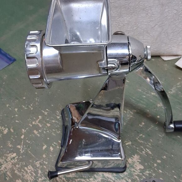 Merry tabletop Grinder Meat Chopper & vintage Julienne Salad maker. - Picture 9 of 9